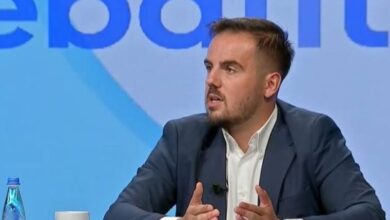 Deputeti i Albin Kurtit sulmon ambasadorin amerikan: Të rrijë në Ambasadë, nuk merr vesh ai Deputeti i Albin Kurtit sulmon ambasadorin amerikan: Të rrijë në Ambasadë, nuk merr vesh ai