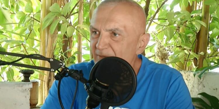 Ilir Meta kopjon Edi Ramën, nis edicionin e parë të podcast-it dhe zbulon dashurinë e tij të re