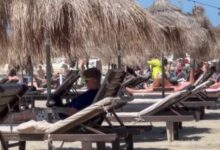 I mbushur plot me pushues të huaj! Ky është plazhi i preferuar i turistëve… I mbushur plot me pushues të huaj! Ky është plazhi i preferuar i turistëve…
