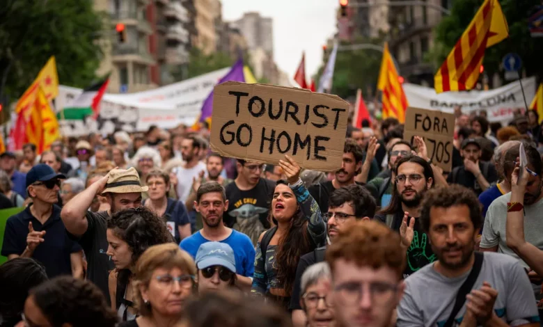 Pse europianët janë “të tërbuar” me turistët? Pse europianët janë “të tërbuar” me turistët?