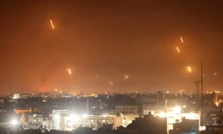 VIDEO/ Avionët izraelitë bombardojnë Jemenin; objektiv asgjësimi i Huthi