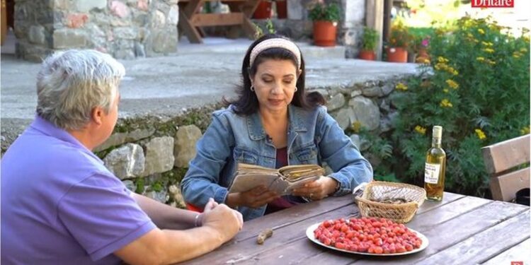 Burrnesha e vetme e Shkodrës tregon recetën e çajit nga koha e Ilirisë që të jep fuqi (VIDEO)