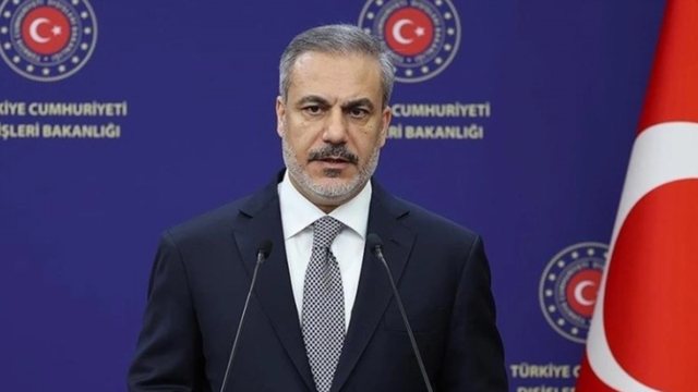 Ministri i Jashtëm turk paralajmëron Albin Kurtin: Prania e gylenistëve në Kosovë, shqetësuese për ne! Ministri i Jashtëm turk paralajmëron Albin Kurtin: Prania e gylenistëve në Kosovë, shqetësuese për ne!