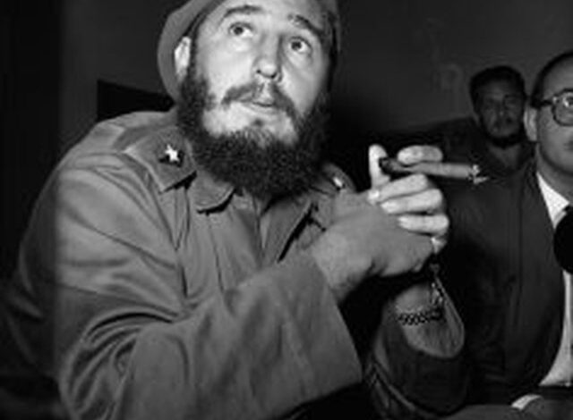 Sheqeri i Fidel Castro-s në Anijen Vlora dhe Eksodi i 20.000 shqiptarëve!