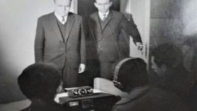 “Hetuesi më kërkoi të pranoja se ishim për likuidimin fizik të Enver Hoxhës”/ Letra e mikut të ngushtë të “Heroit të Popullit”
