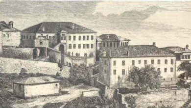 Historia e jashtëzakonshme e shkollës së Qestoratit (VIDEO)
