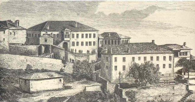 Historia e jashtëzakonshme e shkollës së Qestoratit (VIDEO)