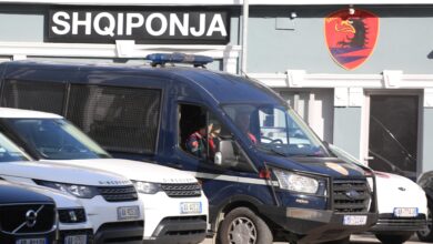 Pse nuk proteston njeri sonte para burgut ku ndodhet Ilir Meta? Pse nuk proteston njeri sonte para burgut ku ndodhet Ilir Meta?